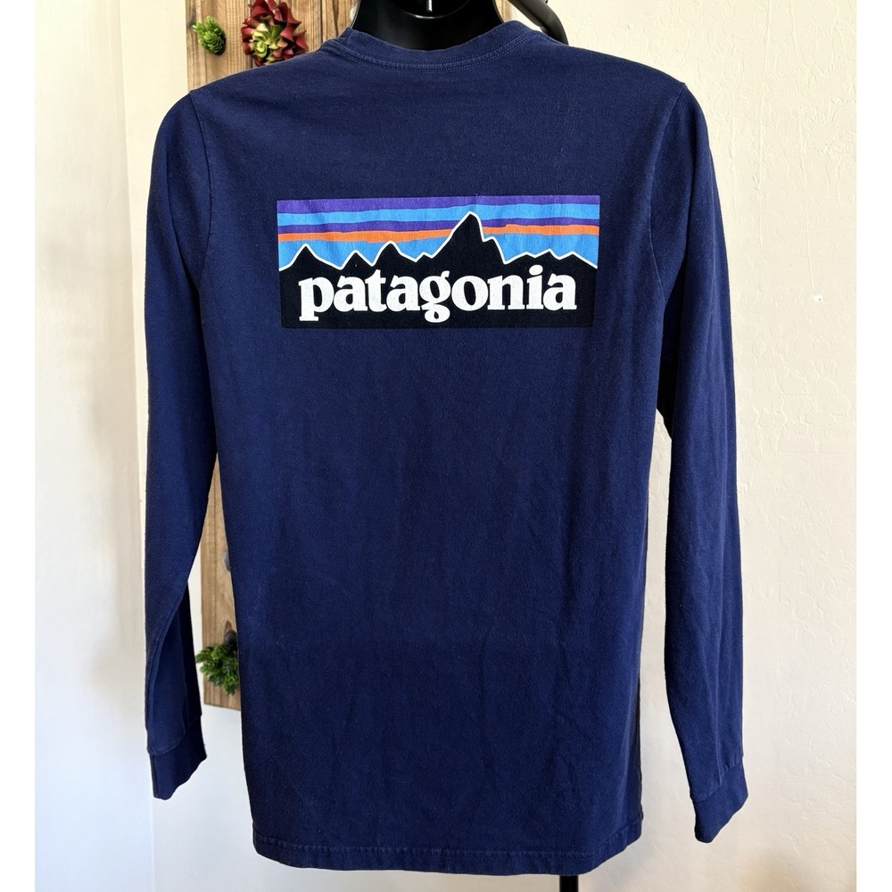 Patagonia Men's Medium Long-Sleeve Logo‎ Responsibili-Tee Shirt  Navy Outdoors